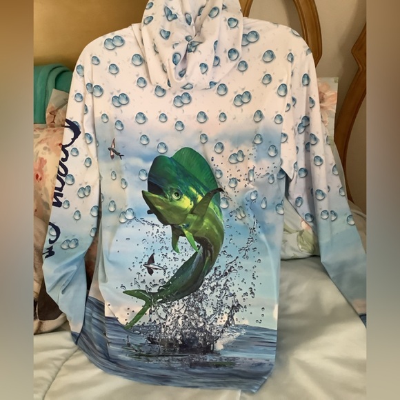 Ocean Life Fishing top fun for boating size S has a Big Mahi-mahi on fro… - Picture 1 of 15